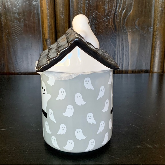 Flying Ghosts Haunted House Figural Topper Mug - Picture 8 of 11